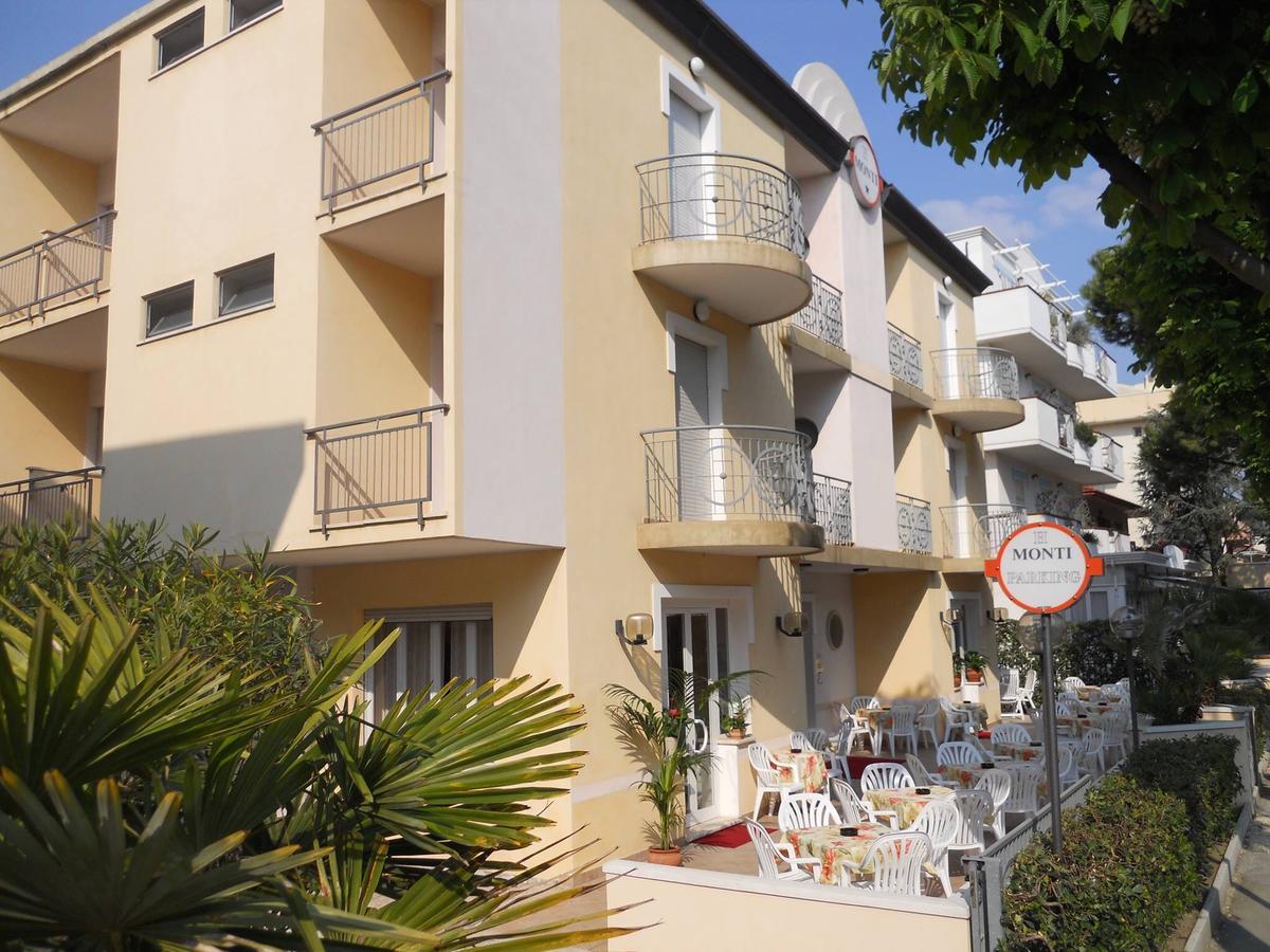 Hotel Monti Riccione Exteriör bild
