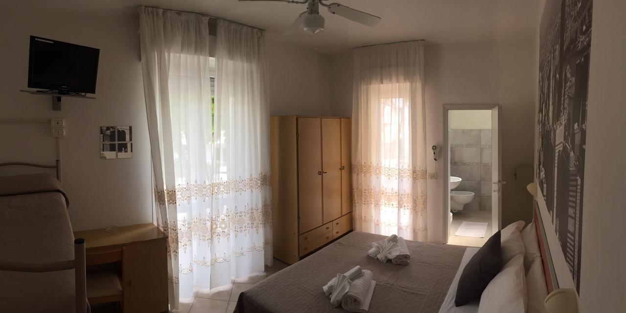 Hotel Monti Riccione Exteriör bild