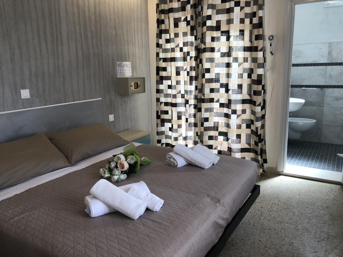 Hotel Monti Riccione Exteriör bild