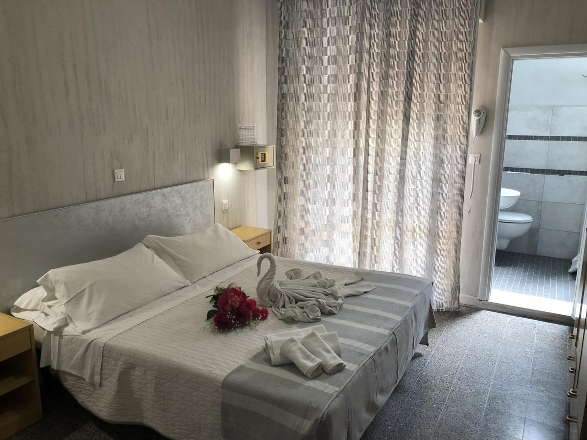 Hotel Monti Riccione Exteriör bild