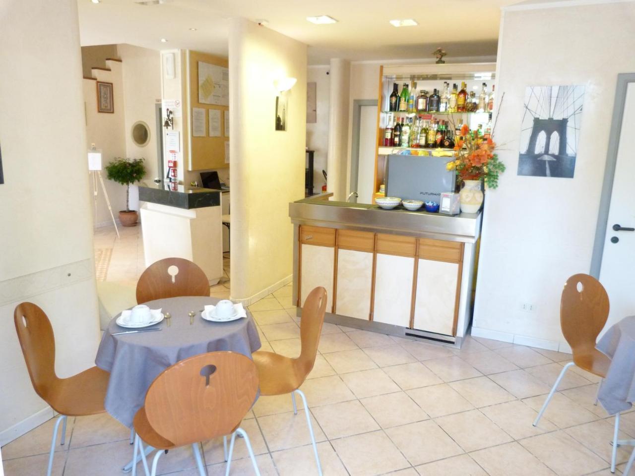 Hotel Monti Riccione Exteriör bild