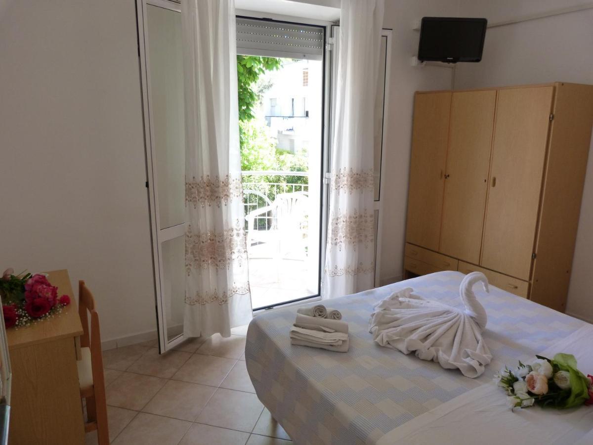 Hotel Monti Riccione Exteriör bild